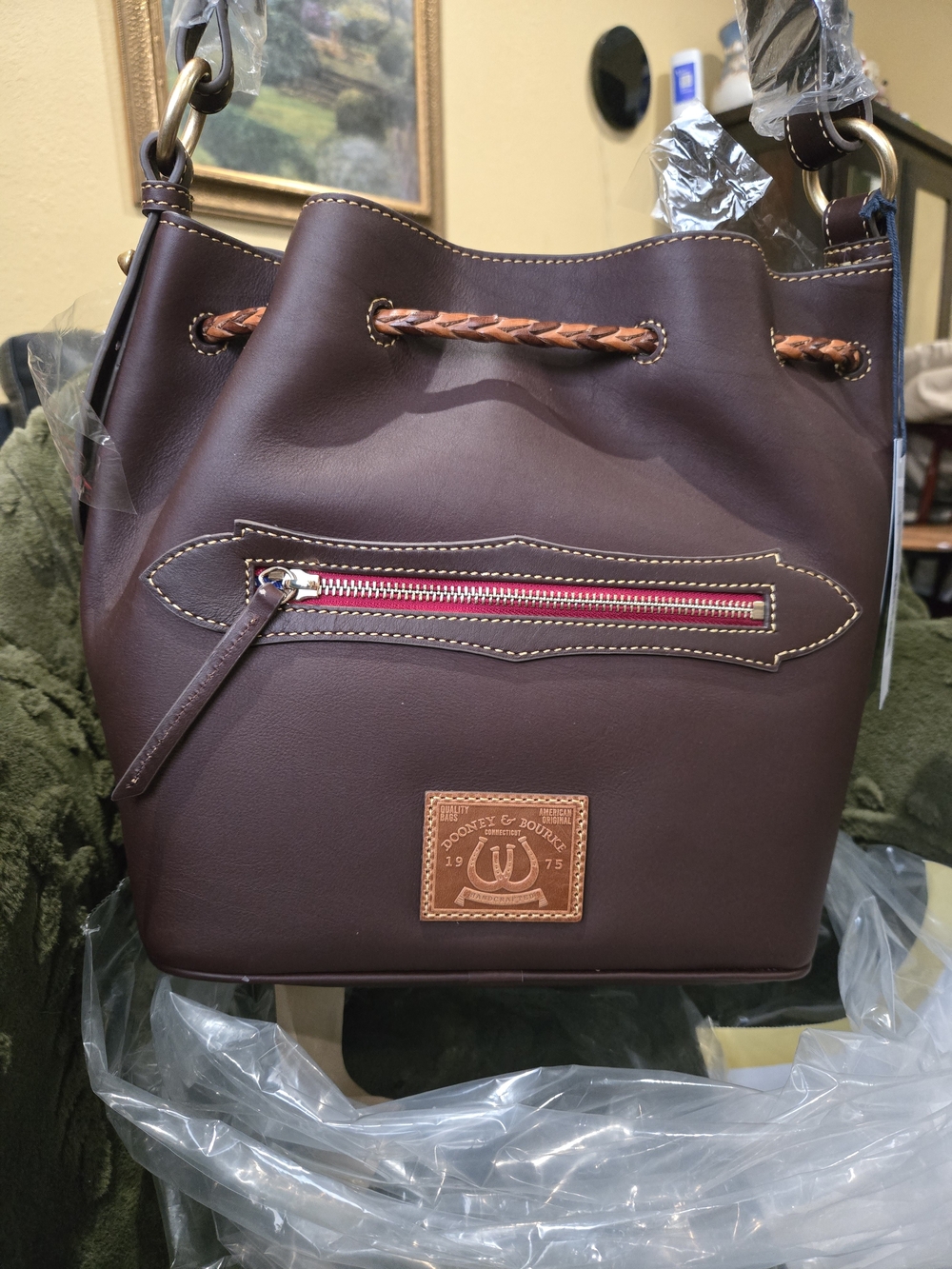 Rare Dooney & Bourke Brown T'moro Western Leather Drawstring Bucket Bag.NWT. - Picture 3 of 11